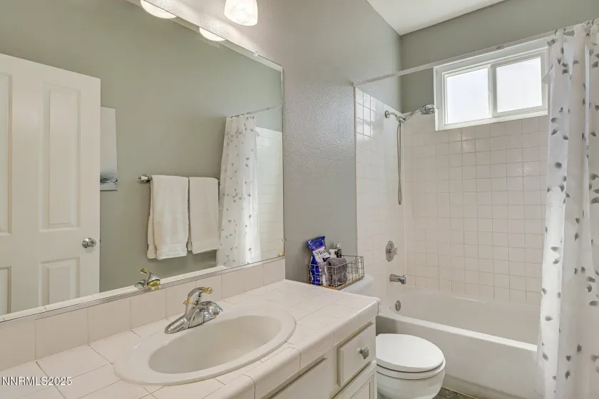 4675 Firtree, Sparks, Nevada 89436, 3 Bedrooms Bedrooms, ,2 BathroomsBathrooms,Residential,Residential,Firtree,250059341