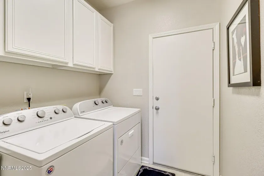 4675 Firtree, Sparks, Nevada 89436, 3 Bedrooms Bedrooms, ,2 BathroomsBathrooms,Residential,Residential,Firtree,250059341