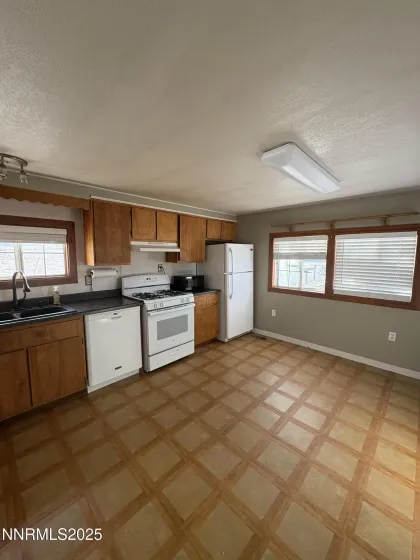 20 Miley, Yerington, Nevada 89447, 5 Bedrooms Bedrooms, ,2 BathroomsBathrooms,Residential,Residential,Miley,250059349
