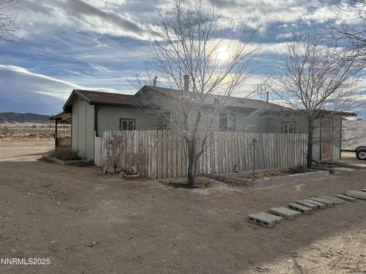 20 Miley, Yerington, Nevada 89447, 5 Bedrooms Bedrooms, ,2 BathroomsBathrooms,Residential,Residential,Miley,250059349