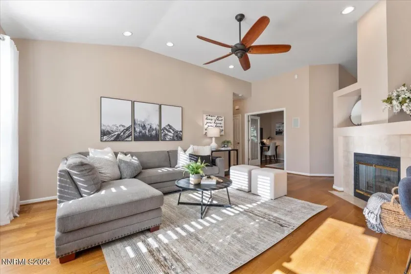 1655 Black Oak, Sparks, Nevada 89436, 2 Bedrooms Bedrooms, ,2 BathroomsBathrooms,Residential,Residential,Black Oak,250059354