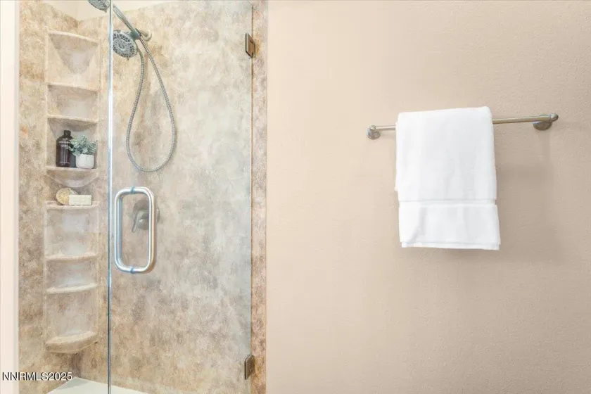 1655 Black Oak, Sparks, Nevada 89436, 2 Bedrooms Bedrooms, ,2 BathroomsBathrooms,Residential,Residential,Black Oak,250059354