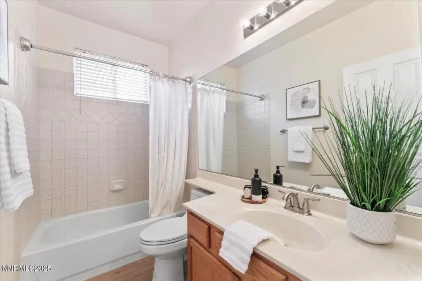 1655 Black Oak, Sparks, Nevada 89436, 2 Bedrooms Bedrooms, ,2 BathroomsBathrooms,Residential,Residential,Black Oak,250059354