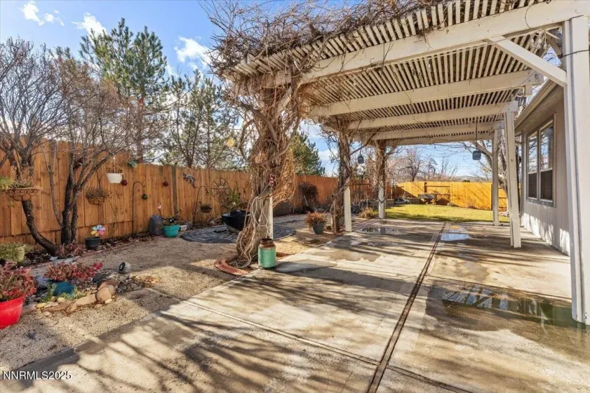 1655 Black Oak, Sparks, Nevada 89436, 2 Bedrooms Bedrooms, ,2 BathroomsBathrooms,Residential,Residential,Black Oak,250059354