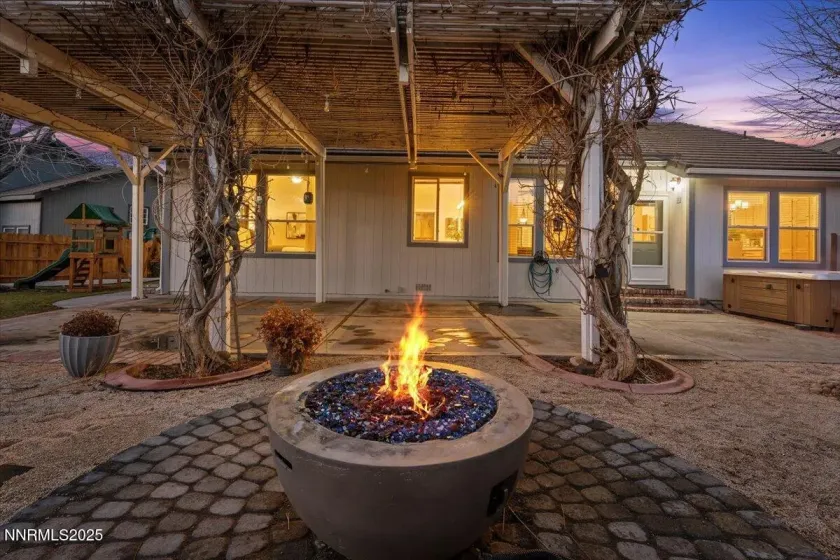 1655 Black Oak, Sparks, Nevada 89436, 2 Bedrooms Bedrooms, ,2 BathroomsBathrooms,Residential,Residential,Black Oak,250059354