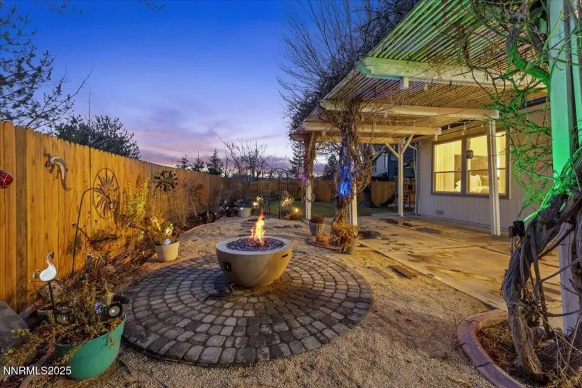 1655 Black Oak, Sparks, Nevada 89436, 2 Bedrooms Bedrooms, ,2 BathroomsBathrooms,Residential,Residential,Black Oak,250059354