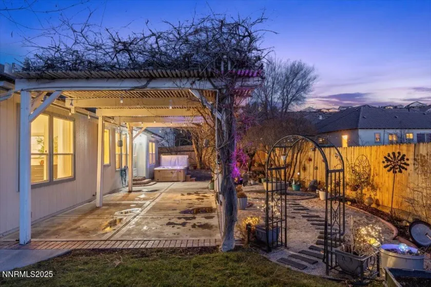 1655 Black Oak, Sparks, Nevada 89436, 2 Bedrooms Bedrooms, ,2 BathroomsBathrooms,Residential,Residential,Black Oak,250059354