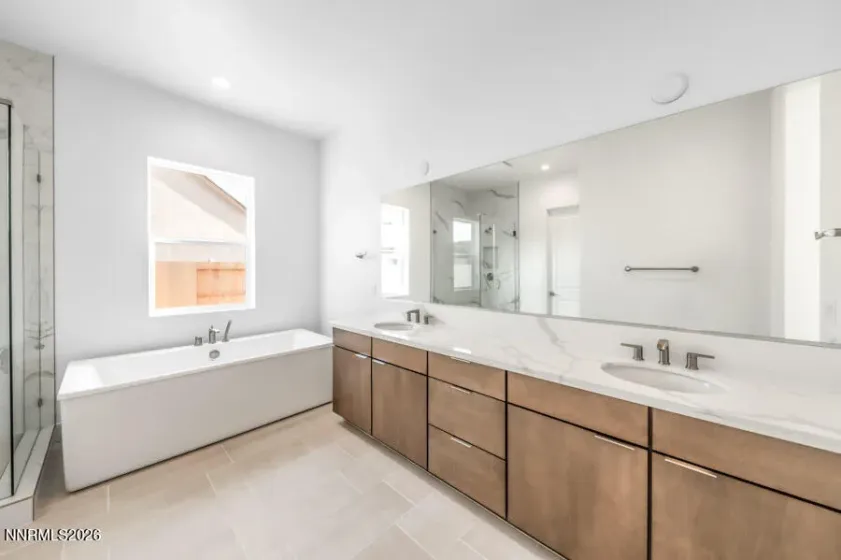 2400 Arrowroot, Sparks, Nevada 89441, 3 Bedrooms Bedrooms, ,3 BathroomsBathrooms,Residential,Residential,Arrowroot,250059369