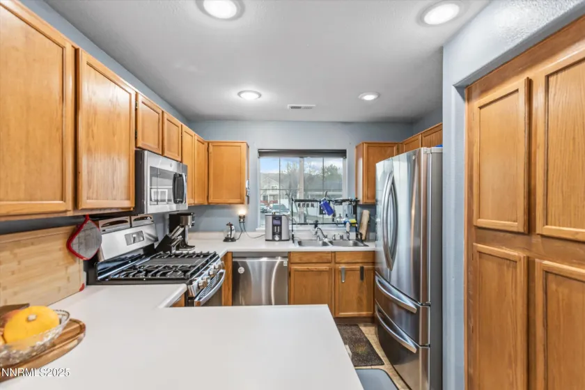 3131 Winter Rose, Reno, Nevada 89502, 3 Bedrooms Bedrooms, ,3 BathroomsBathrooms,Residential,Residential,Winter Rose,250059370