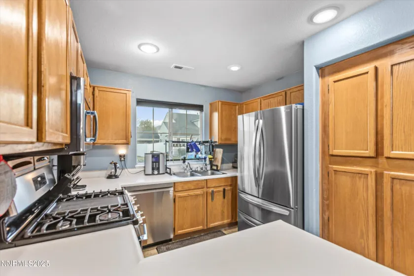 3131 Winter Rose, Reno, Nevada 89502, 3 Bedrooms Bedrooms, ,3 BathroomsBathrooms,Residential,Residential,Winter Rose,250059370