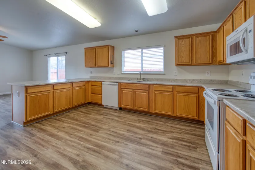17780 Oakview, Reno, Nevada 89508, 3 Bedrooms Bedrooms, ,2 BathroomsBathrooms,Residential,Residential,Oakview,250057962