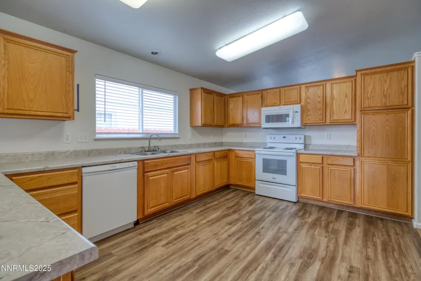 17780 Oakview, Reno, Nevada 89508, 3 Bedrooms Bedrooms, ,2 BathroomsBathrooms,Residential,Residential,Oakview,250057962
