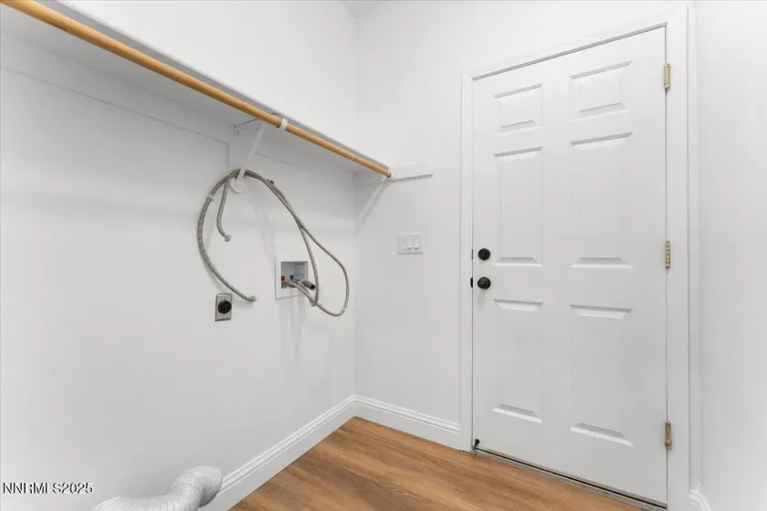 10482 Summershade, Reno, Nevada 89521, 3 Bedrooms Bedrooms, ,2 BathroomsBathrooms,Residential,Residential,Summershade,250059371