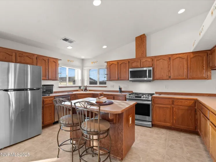 211 Bridlepath, Fernley, Nevada 89408, 5 Bedrooms Bedrooms, ,3 BathroomsBathrooms,Residential,Residential,Bridlepath,250059380