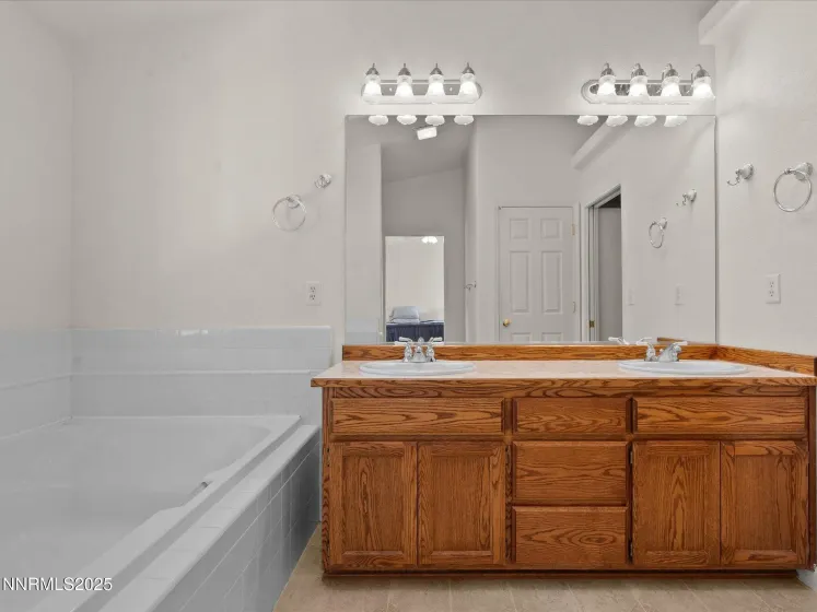 211 Bridlepath, Fernley, Nevada 89408, 5 Bedrooms Bedrooms, ,3 BathroomsBathrooms,Residential,Residential,Bridlepath,250059380