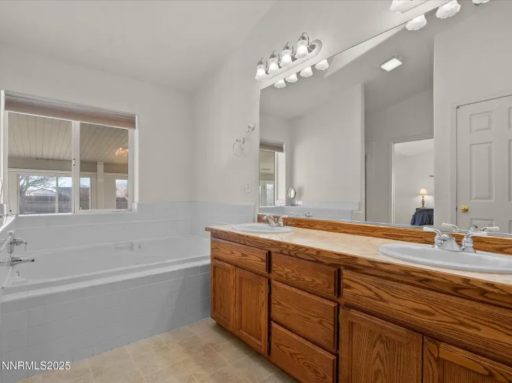 211 Bridlepath, Fernley, Nevada 89408, 5 Bedrooms Bedrooms, ,3 BathroomsBathrooms,Residential,Residential,Bridlepath,250059380