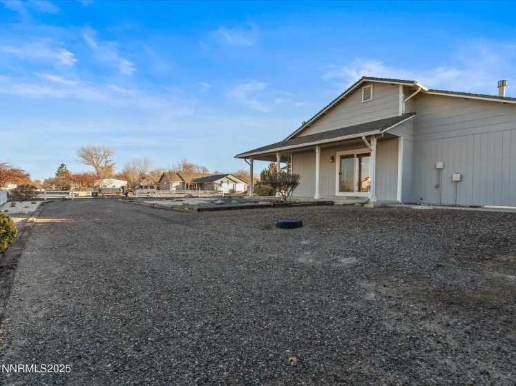 211 Bridlepath, Fernley, Nevada 89408, 5 Bedrooms Bedrooms, ,3 BathroomsBathrooms,Residential,Residential,Bridlepath,250059380