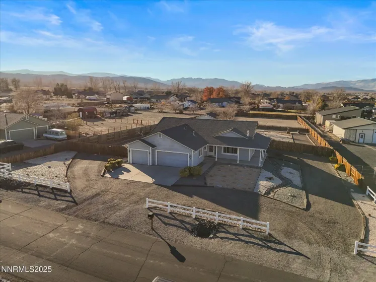 211 Bridlepath, Fernley, Nevada 89408, 5 Bedrooms Bedrooms, ,3 BathroomsBathrooms,Residential,Residential,Bridlepath,250059380