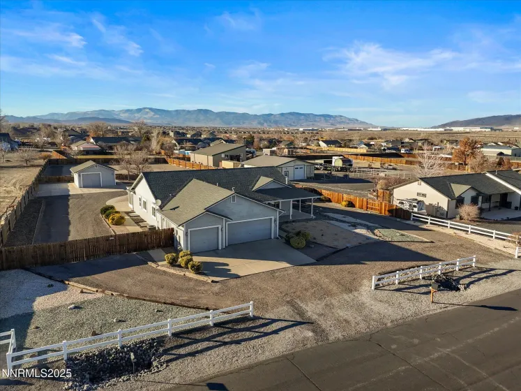 211 Bridlepath, Fernley, Nevada 89408, 5 Bedrooms Bedrooms, ,3 BathroomsBathrooms,Residential,Residential,Bridlepath,250059380