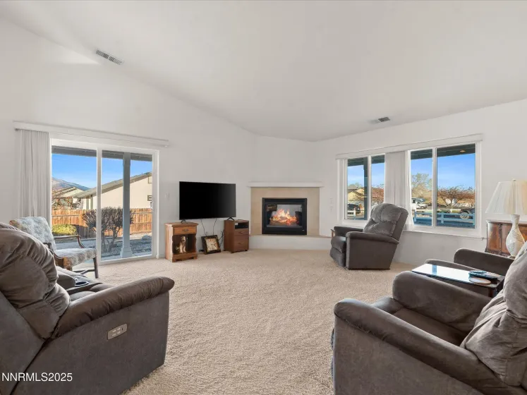 211 Bridlepath, Fernley, Nevada 89408, 5 Bedrooms Bedrooms, ,3 BathroomsBathrooms,Residential,Residential,Bridlepath,250059380