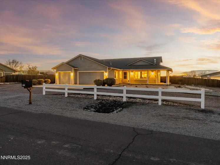 211 Bridlepath, Fernley, Nevada 89408, 5 Bedrooms Bedrooms, ,3 BathroomsBathrooms,Residential,Residential,Bridlepath,250059380