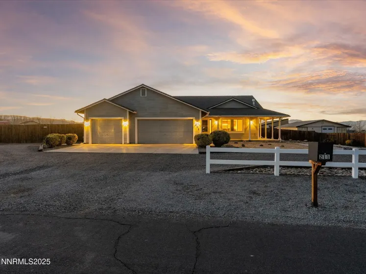 211 Bridlepath, Fernley, Nevada 89408, 5 Bedrooms Bedrooms, ,3 BathroomsBathrooms,Residential,Residential,Bridlepath,250059380