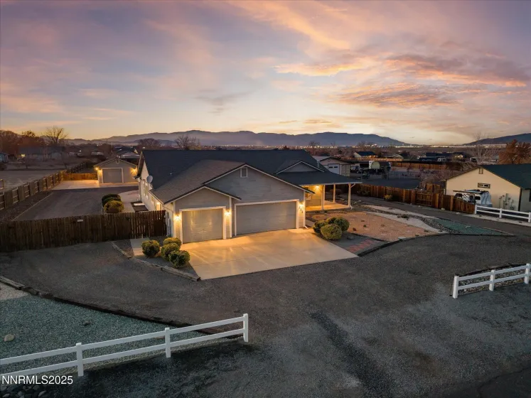 211 Bridlepath, Fernley, Nevada 89408, 5 Bedrooms Bedrooms, ,3 BathroomsBathrooms,Residential,Residential,Bridlepath,250059380