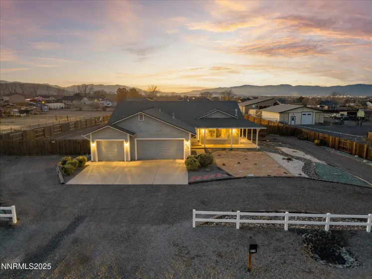 211 Bridlepath, Fernley, Nevada 89408, 5 Bedrooms Bedrooms, ,3 BathroomsBathrooms,Residential,Residential,Bridlepath,250059380
