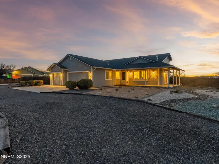 211 Bridlepath, Fernley, Nevada 89408, 5 Bedrooms Bedrooms, ,3 BathroomsBathrooms,Residential,Residential,Bridlepath,250059380