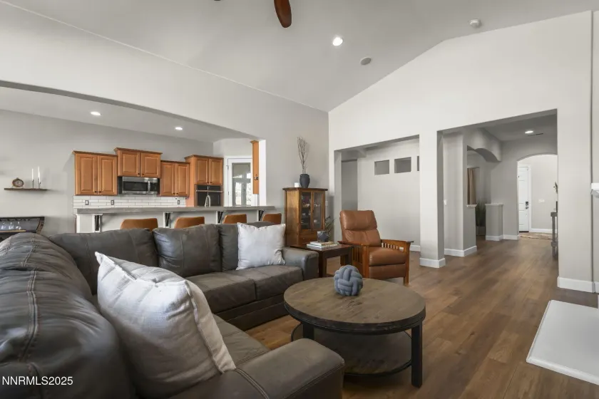 4560 Silian, Sparks, Nevada 89436, 4 Bedrooms Bedrooms, ,3 BathroomsBathrooms,Residential,Residential,Silian,250058475