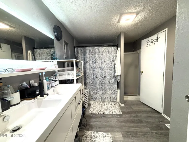 220 Bastian, Battle Mountain, Nevada 89820, 4 Bedrooms Bedrooms, ,2 BathroomsBathrooms,Residential,Residential,Bastian,250059384