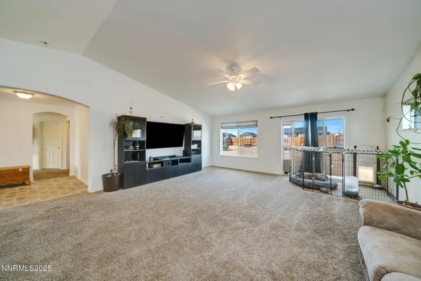 3175 Snowberry, Silver Springs, Nevada 89429, 3 Bedrooms Bedrooms, ,2 BathroomsBathrooms,Residential,Residential,Snowberry,250059385