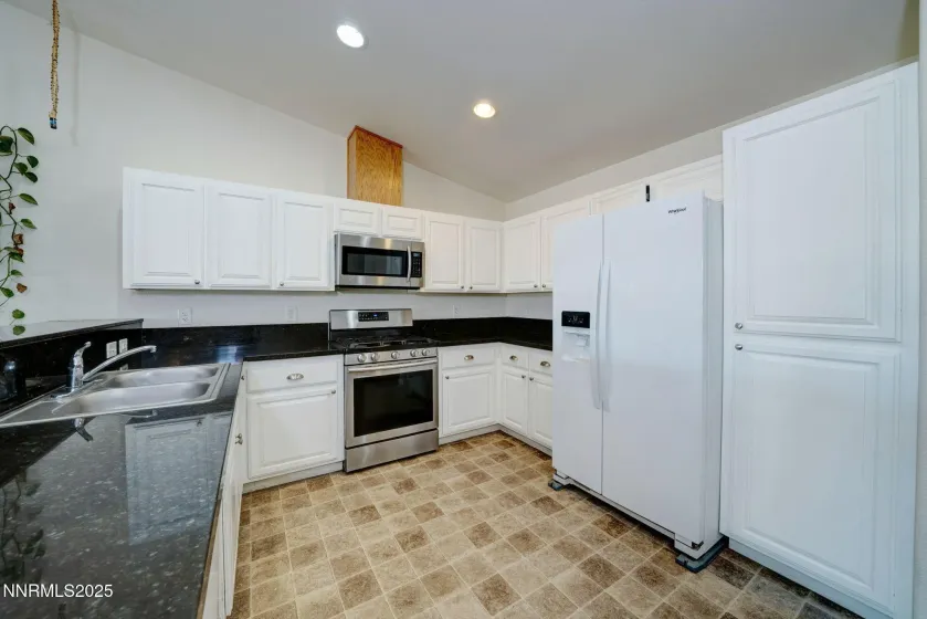 3175 Snowberry, Silver Springs, Nevada 89429, 3 Bedrooms Bedrooms, ,2 BathroomsBathrooms,Residential,Residential,Snowberry,250059385