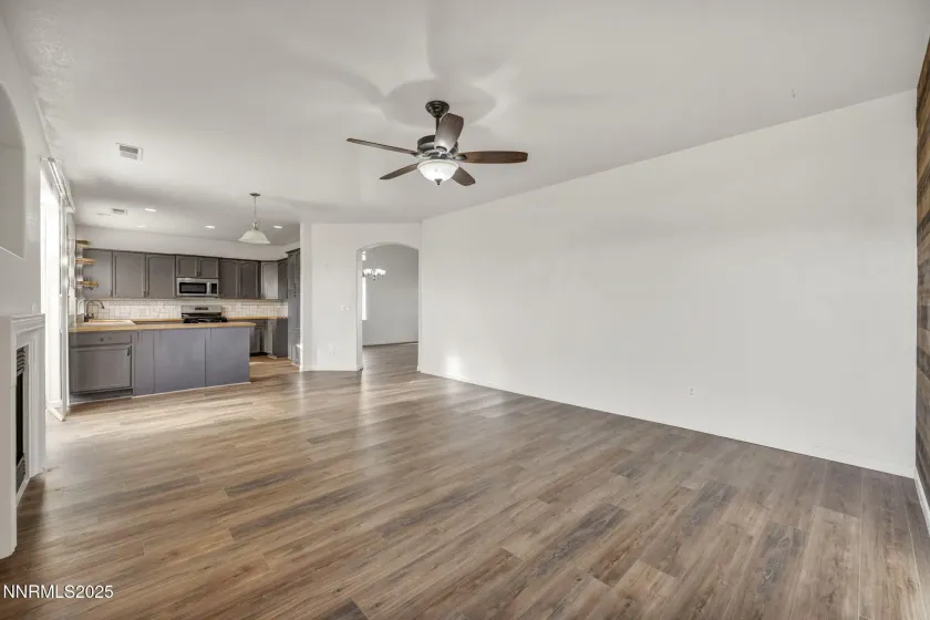 119 Red Oak, Fernley, Nevada 89408, 4 Bedrooms Bedrooms, ,3 BathroomsBathrooms,Residential,Residential,Red Oak,250059386