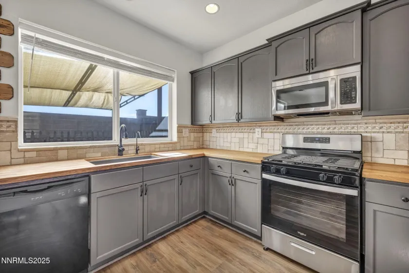 119 Red Oak, Fernley, Nevada 89408, 4 Bedrooms Bedrooms, ,3 BathroomsBathrooms,Residential,Residential,Red Oak,250059386