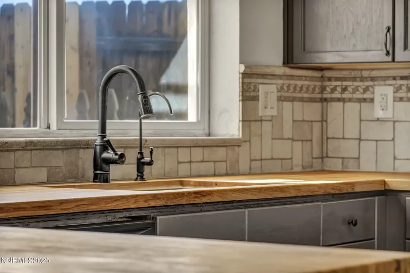 119 Red Oak, Fernley, Nevada 89408, 4 Bedrooms Bedrooms, ,3 BathroomsBathrooms,Residential,Residential,Red Oak,250059386