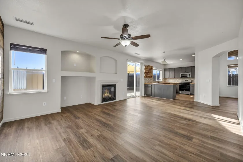 119 Red Oak, Fernley, Nevada 89408, 4 Bedrooms Bedrooms, ,3 BathroomsBathrooms,Residential,Residential,Red Oak,250059386