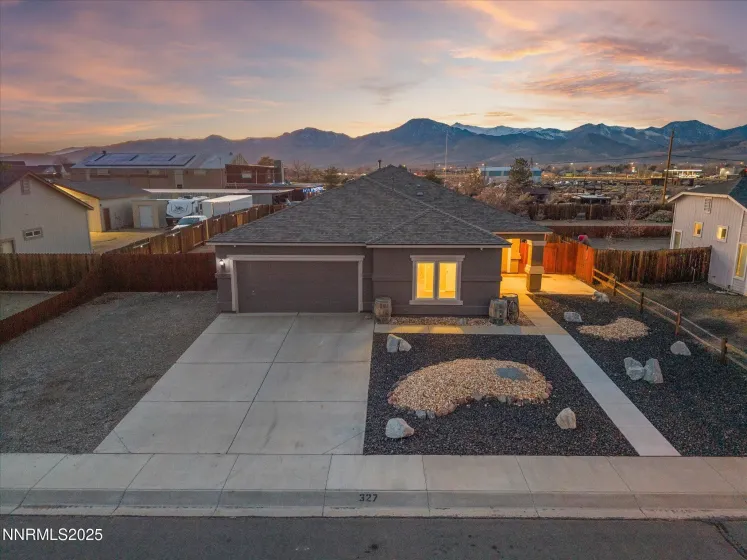 327 Valley Vista, Dayton, Nevada 89403, 3 Bedrooms Bedrooms, ,2 BathroomsBathrooms,Residential,Residential,Valley Vista,250059387
