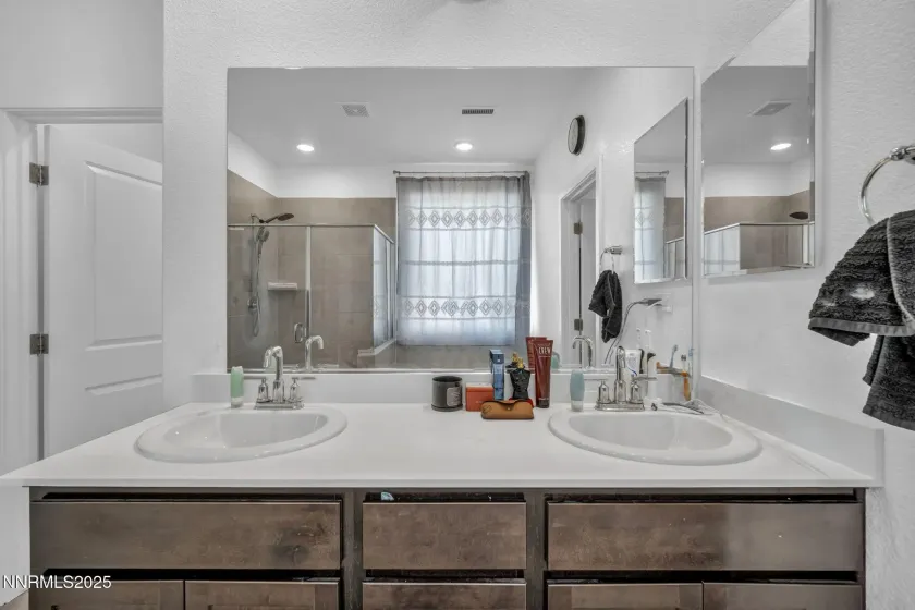 510 Ahearn, Reno, Nevada 89506, 3 Bedrooms Bedrooms, ,2 BathroomsBathrooms,Residential,Residential,Ahearn,250059396