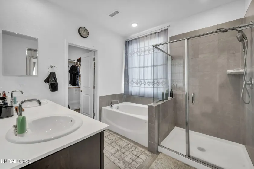 510 Ahearn, Reno, Nevada 89506, 3 Bedrooms Bedrooms, ,2 BathroomsBathrooms,Residential,Residential,Ahearn,250059396