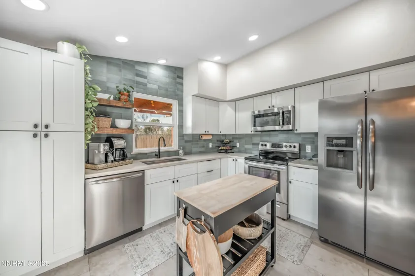 6052 Bankside, Reno, Nevada 89523, 3 Bedrooms Bedrooms, ,2 BathroomsBathrooms,Residential,Residential,Bankside,250059416