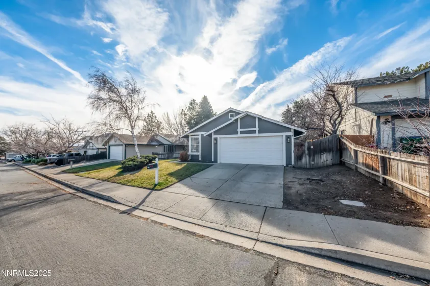 6052 Bankside, Reno, Nevada 89523, 3 Bedrooms Bedrooms, ,2 BathroomsBathrooms,Residential,Residential,Bankside,250059416