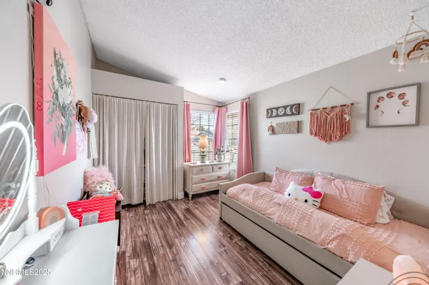 6052 Bankside, Reno, Nevada 89523, 3 Bedrooms Bedrooms, ,2 BathroomsBathrooms,Residential,Residential,Bankside,250059416