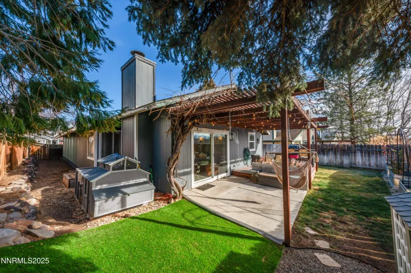 6052 Bankside, Reno, Nevada 89523, 3 Bedrooms Bedrooms, ,2 BathroomsBathrooms,Residential,Residential,Bankside,250059416