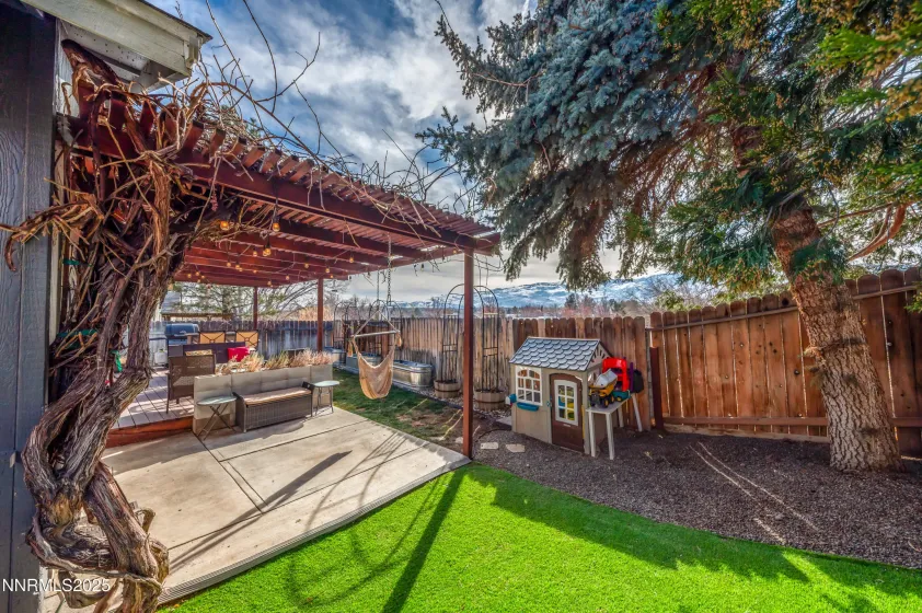 6052 Bankside, Reno, Nevada 89523, 3 Bedrooms Bedrooms, ,2 BathroomsBathrooms,Residential,Residential,Bankside,250059416