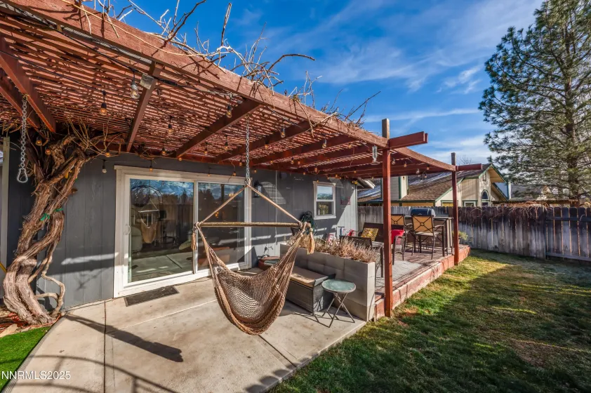 6052 Bankside, Reno, Nevada 89523, 3 Bedrooms Bedrooms, ,2 BathroomsBathrooms,Residential,Residential,Bankside,250059416