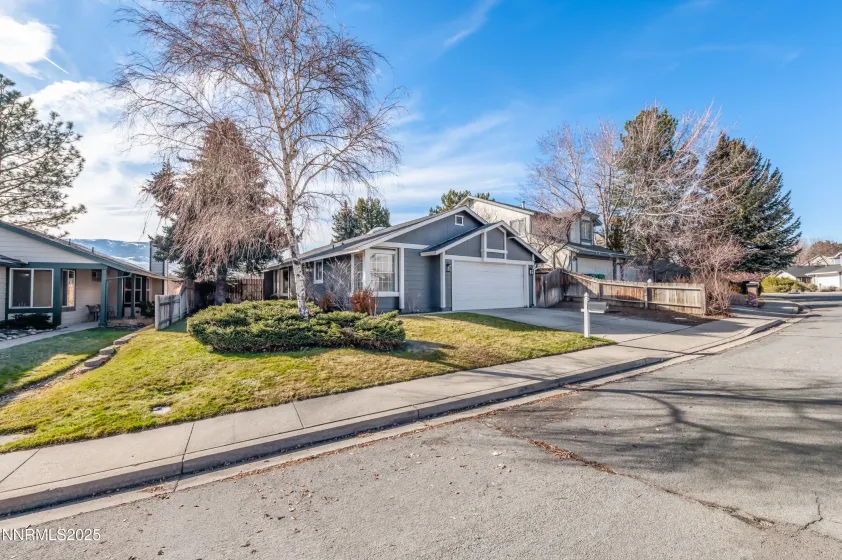 6052 Bankside, Reno, Nevada 89523, 3 Bedrooms Bedrooms, ,2 BathroomsBathrooms,Residential,Residential,Bankside,250059416