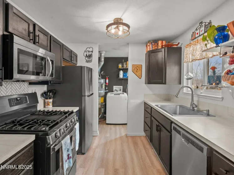 5700 Dolores, Sparks, Nevada 89436, 3 Bedrooms Bedrooms, ,1 BathroomBathrooms,Residential,Residential,Dolores,250059420