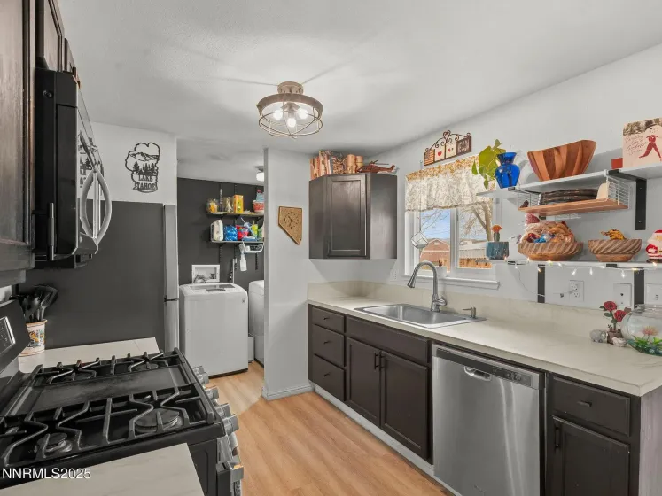 5700 Dolores, Sparks, Nevada 89436, 3 Bedrooms Bedrooms, ,1 BathroomBathrooms,Residential,Residential,Dolores,250059420