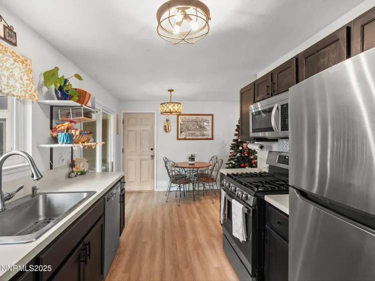 5700 Dolores, Sparks, Nevada 89436, 3 Bedrooms Bedrooms, ,1 BathroomBathrooms,Residential,Residential,Dolores,250059420